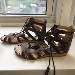 Pikolinos gladiator sandals